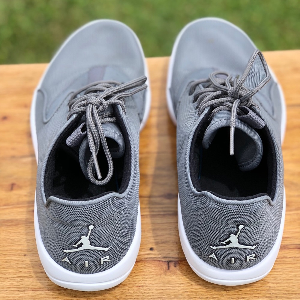 Jordan Eclipse (Grey)